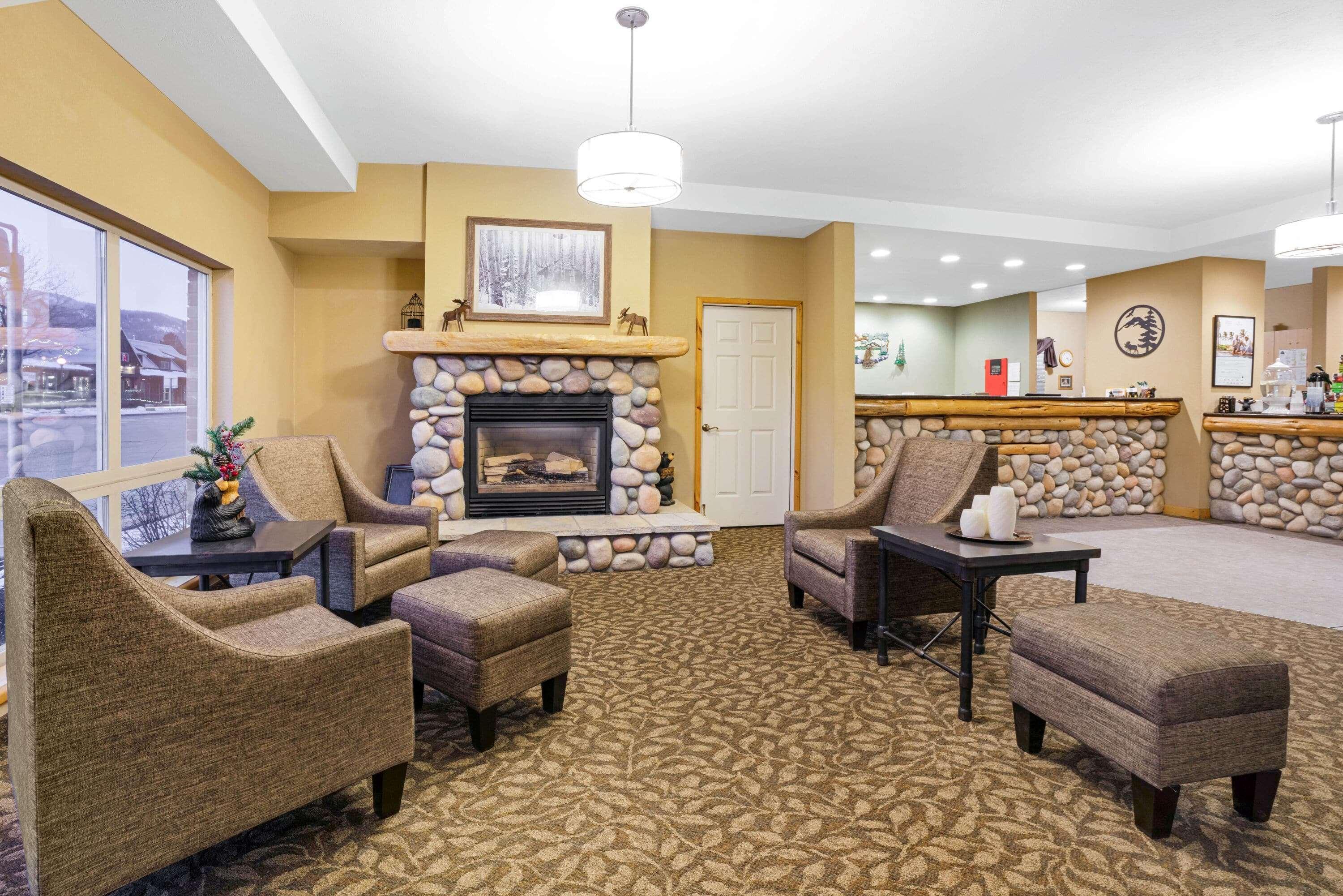 Cedar Street Hotel & Suites Сандпойнт Екстериор снимка
