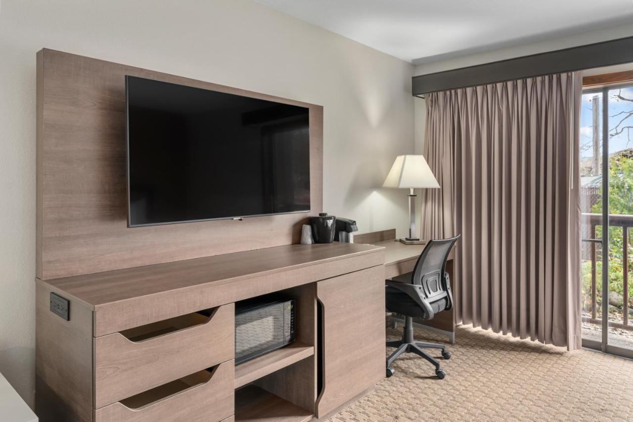 Cedar Street Hotel & Suites Сандпойнт Екстериор снимка