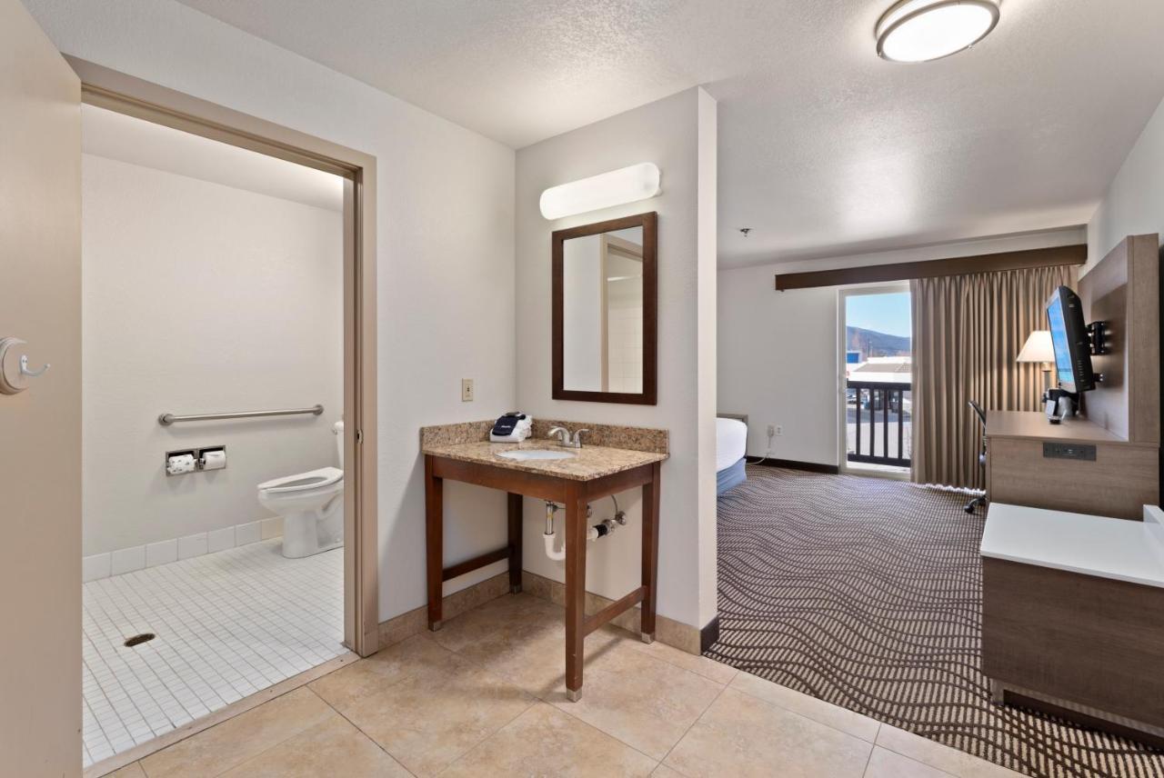 Cedar Street Hotel & Suites Сандпойнт Екстериор снимка
