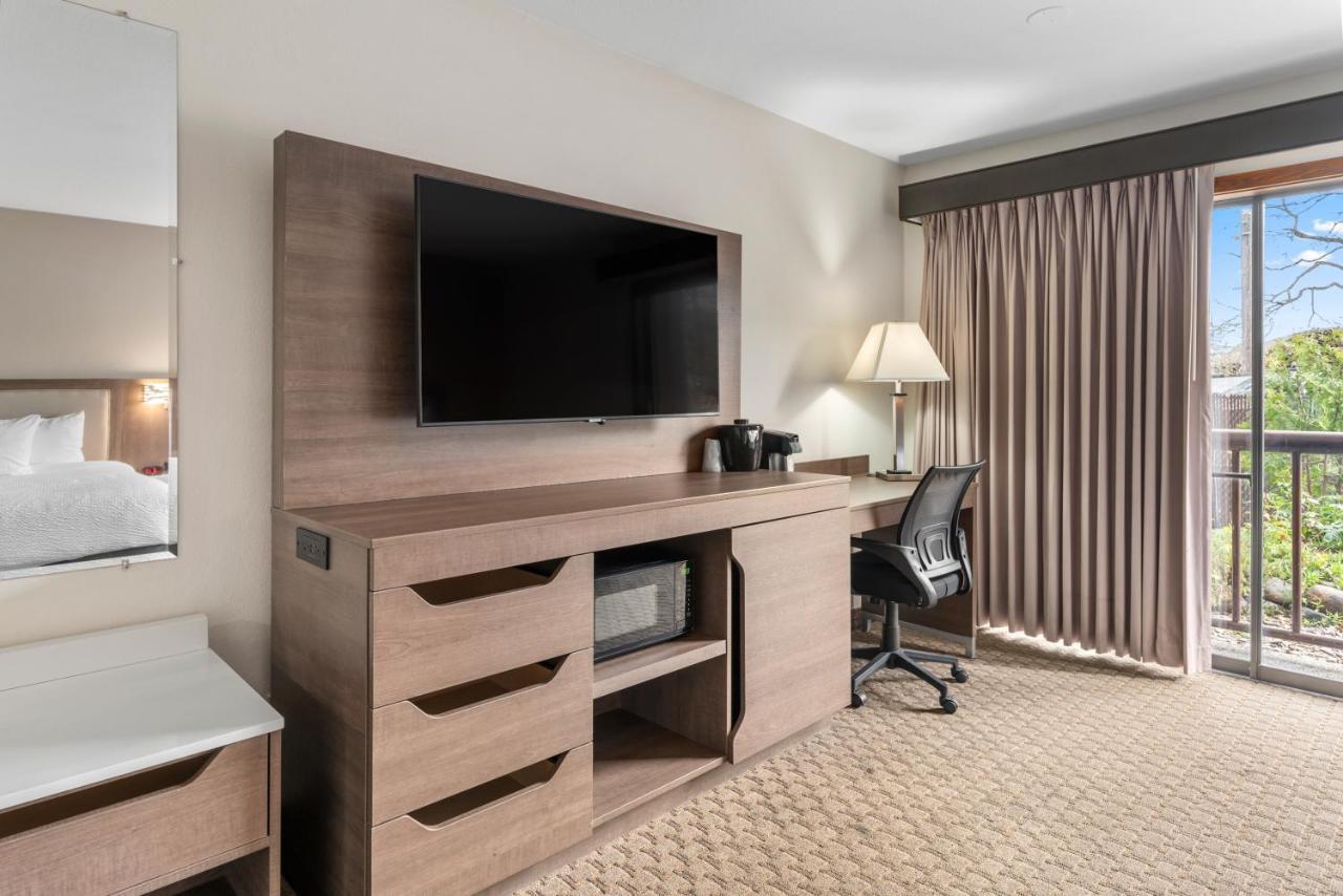 Cedar Street Hotel & Suites Сандпойнт Екстериор снимка