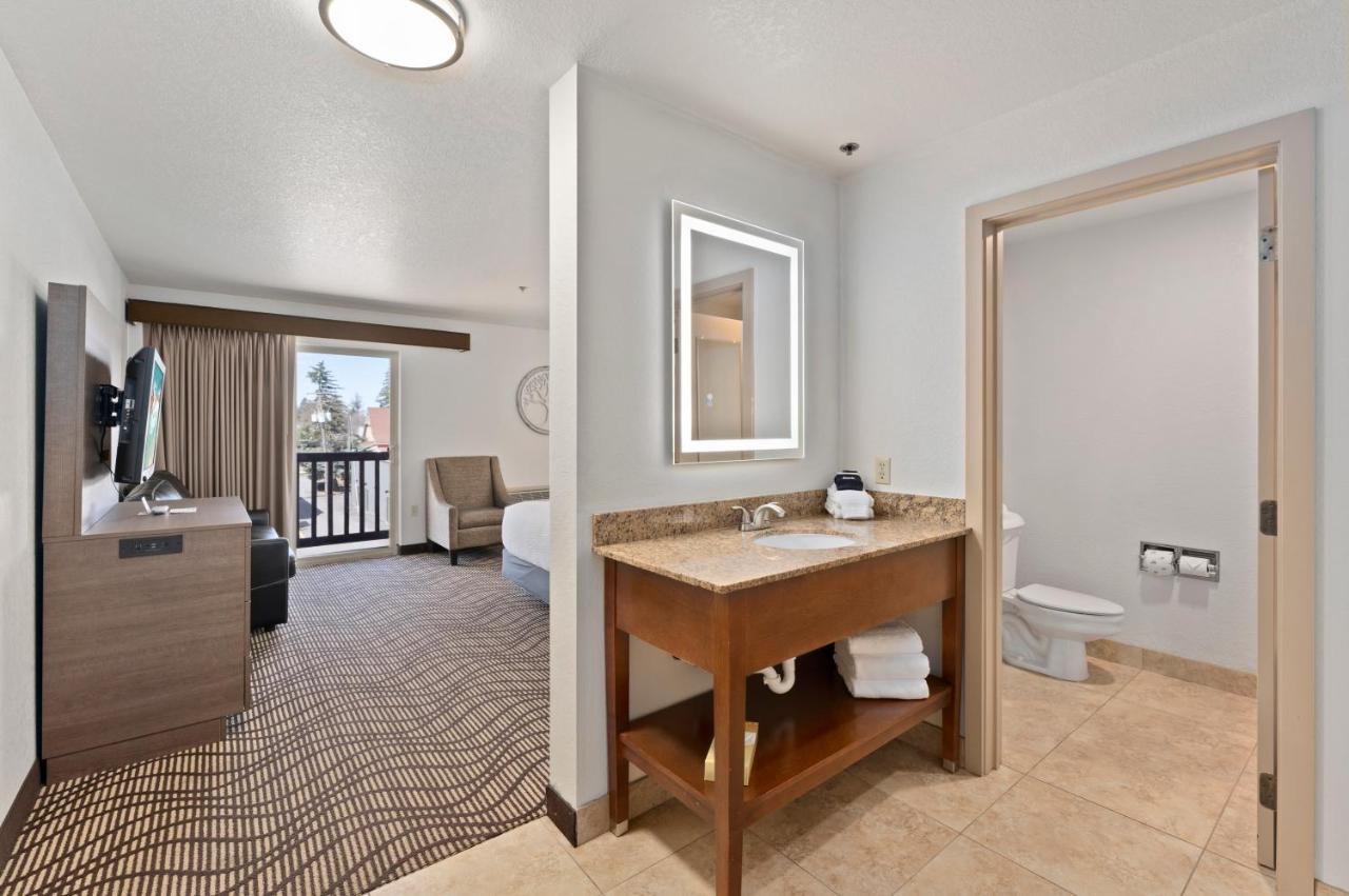 Cedar Street Hotel & Suites Сандпойнт Екстериор снимка