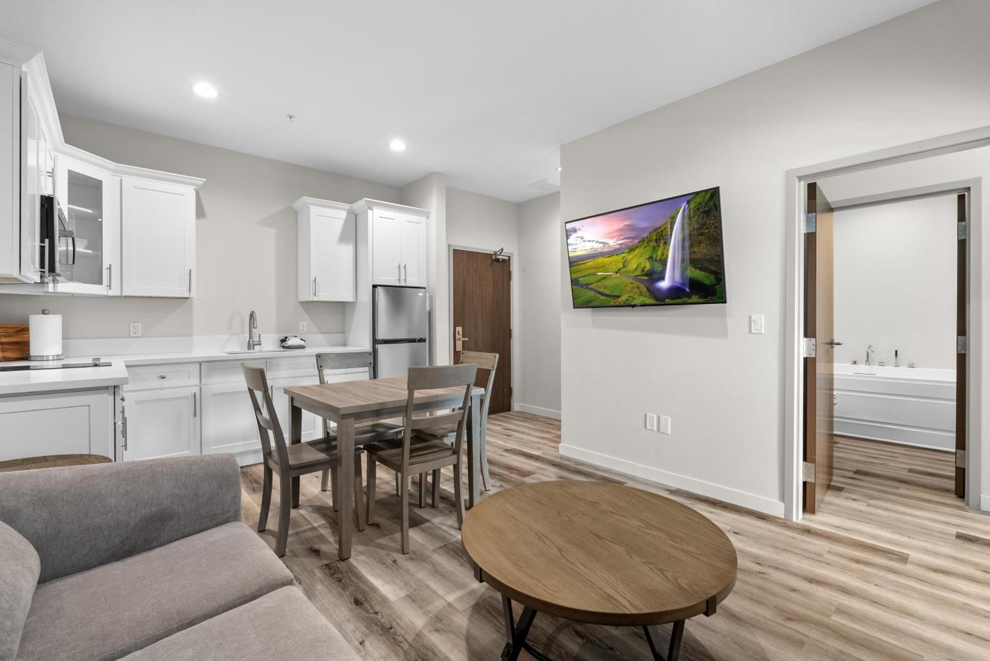 Cedar Street Hotel & Suites Сандпойнт Екстериор снимка