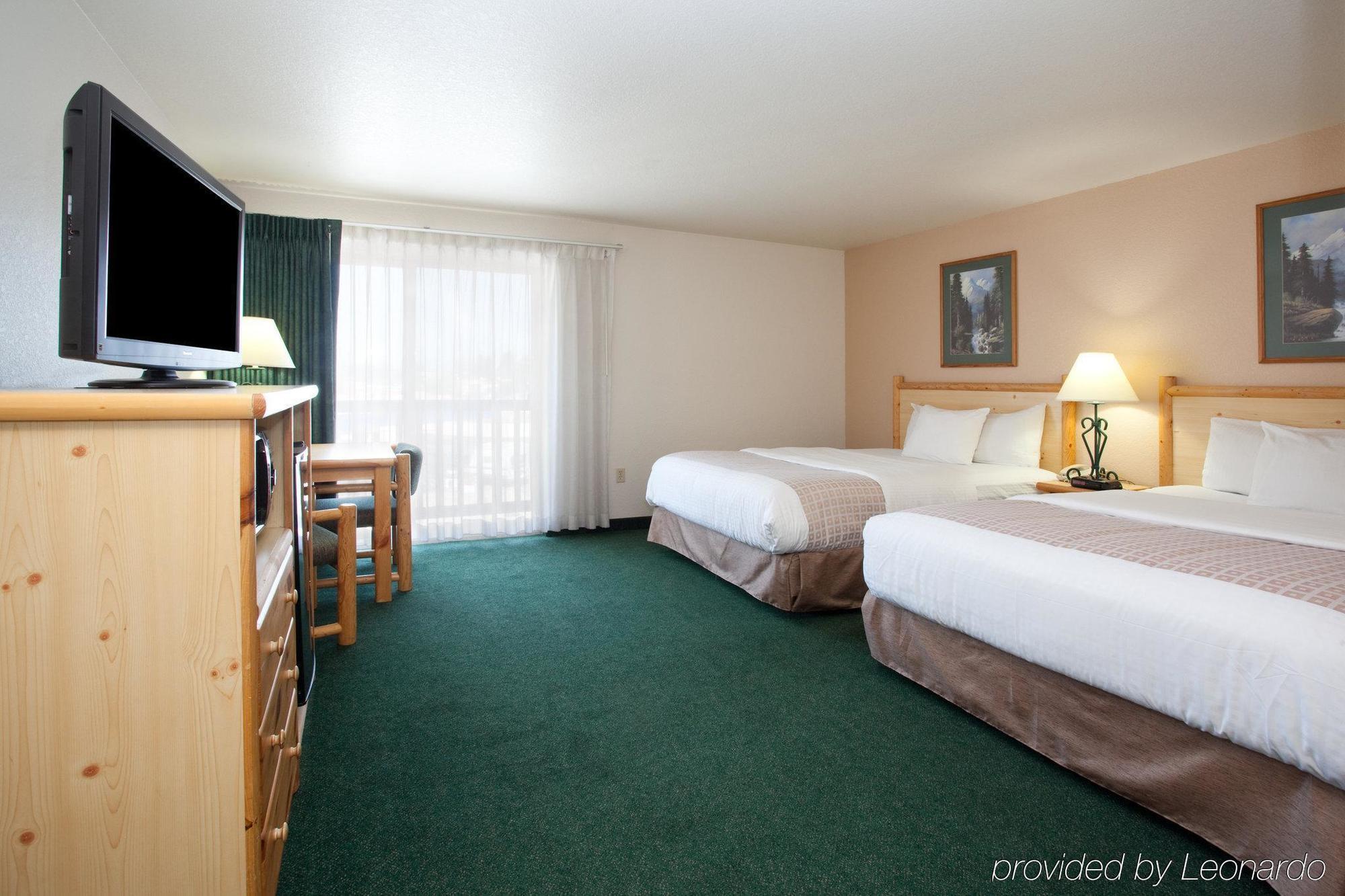 Cedar Street Hotel & Suites Сандпойнт Екстериор снимка
